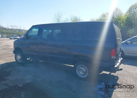 2004 Ford E-350 Super Duty Chateau/Xl/Xlt z USA, uszkodzony, nr VIN 1FMNE31L64HA11105